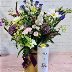 Flora lab reed diffuser with flowers